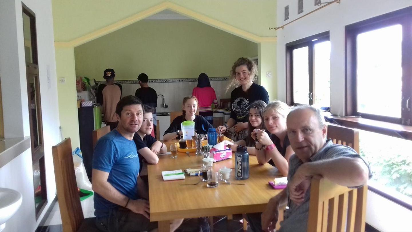 Dannu'S Homestay Ijen And Bromo Tour بانيووانجى المظهر الخارجي الصورة